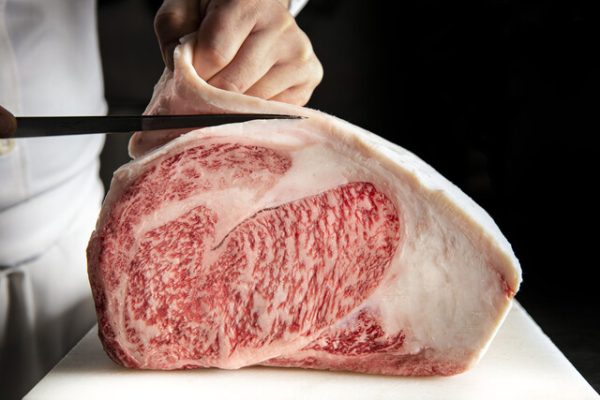 厳選した和牛と職人技光る丁寧な手仕事の画像