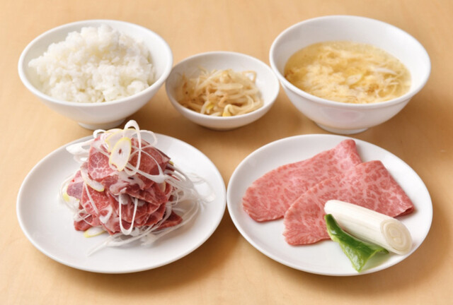 土日・祝日はランチも営業しておりますの画像