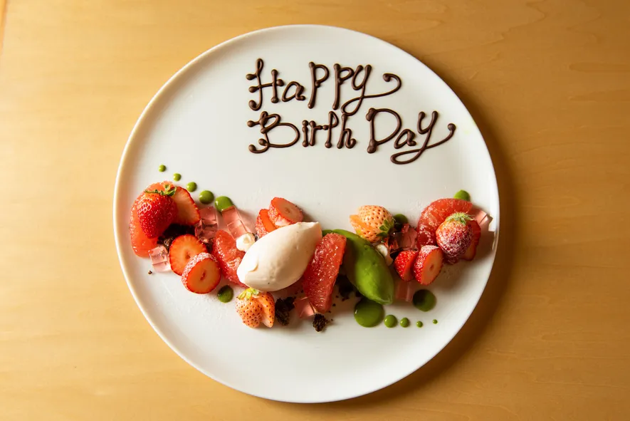 記念日プレートで心温まるお祝いを演出の画像
