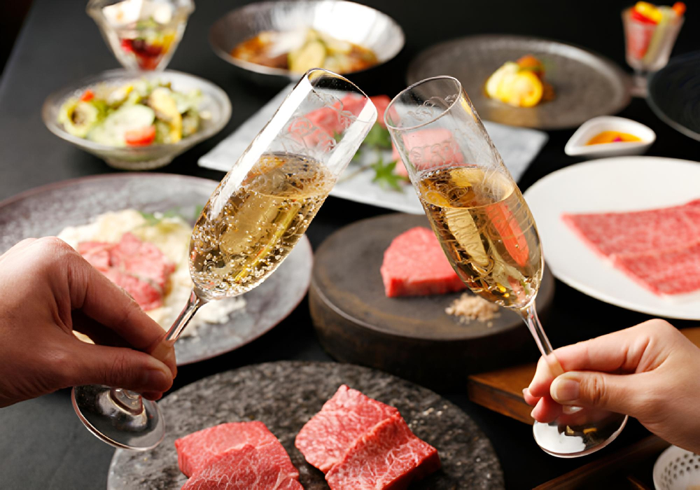 料理と調和する、選び抜かれた一杯をの画像